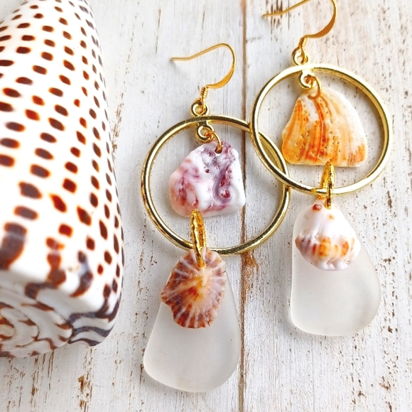 Seaglass & Shell Earrings - Picture 1 of 1